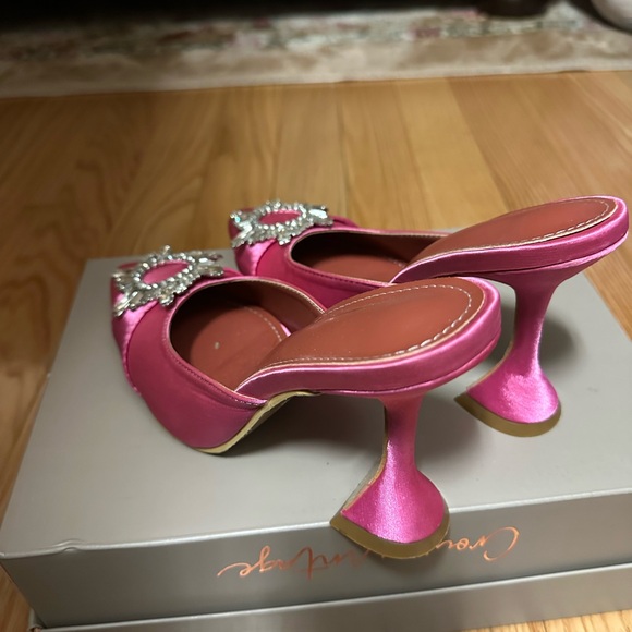 Pink heels - Picture 4 of 4